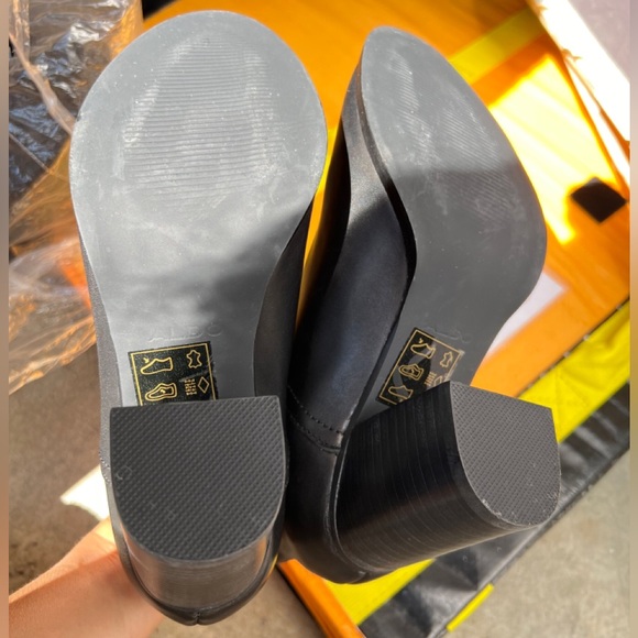 Aldo | leather ankle heel boots | size 7.5 - Picture 5 of 6